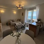 Apartment Beachfront With Terrace And Seaviews *