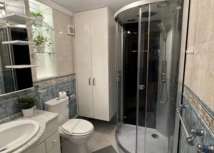 Beachfront With Terrace And Seaviews Fuengirola