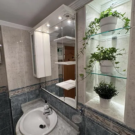 Beachfront With Terrace And Seaviews Apartamento