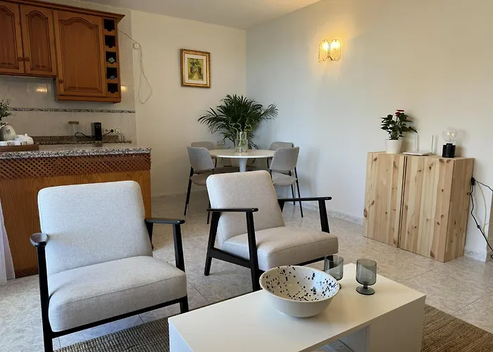 Beachfront With Terrace And Seaviews Appartement *